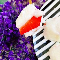 宝宝辅食食谱    草莓奶冻小方的做法图解9