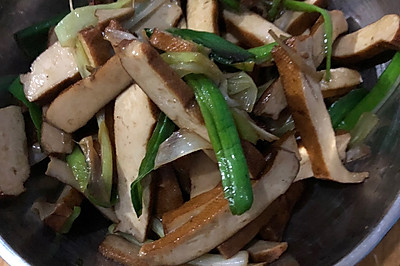 蒜苗炒香干