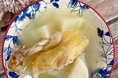 萝卜炖鸡汤