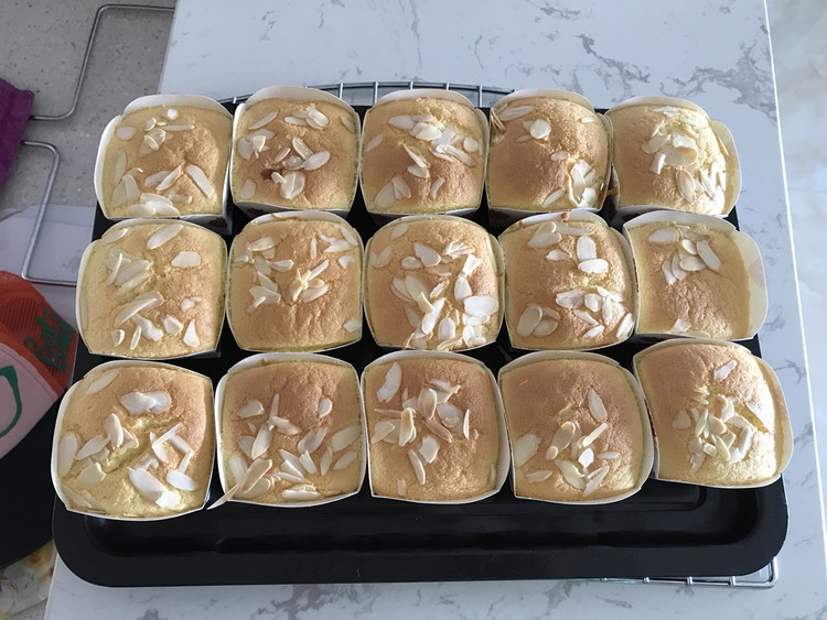 杏仁戚风蛋糕杯的做法