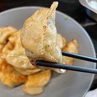 水煎爆汁鲜虾韭菜饺的做法图解6