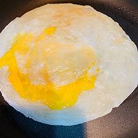 快手营养鸡蛋灌饼的做法图解3