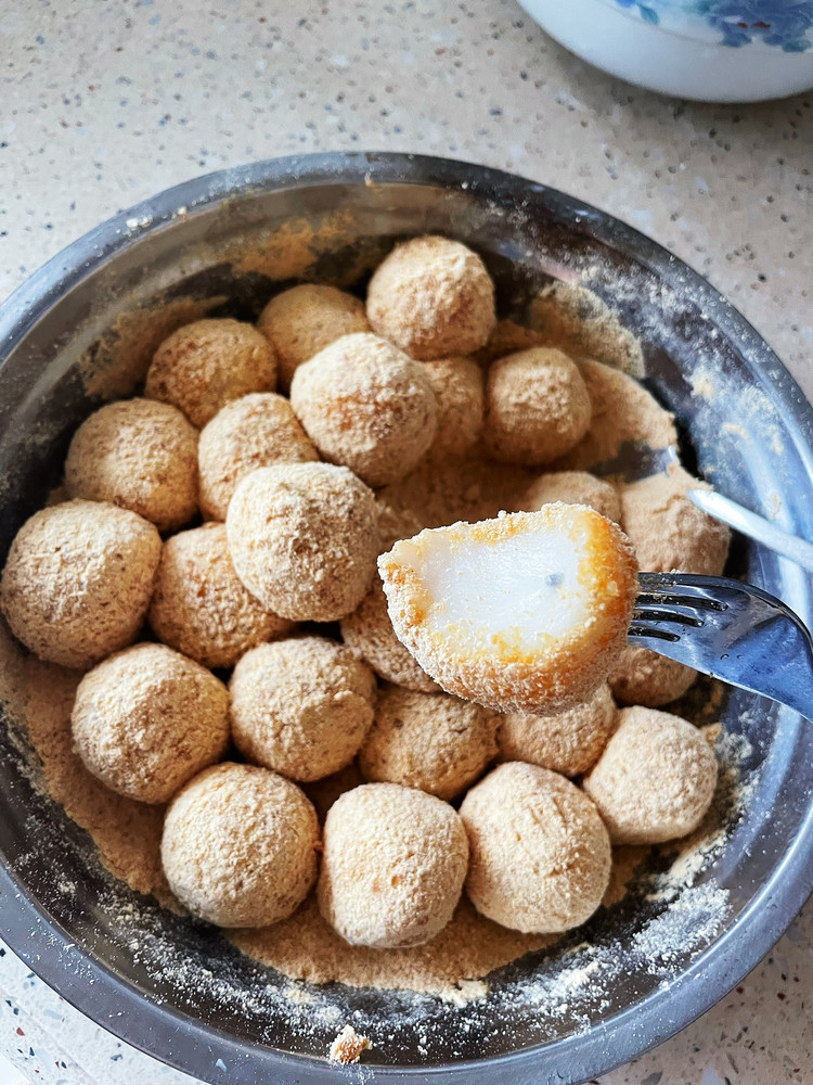 黄豆粉麻糍的做法