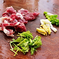 #硬核菜谱制作人#芸豆肉片炖粉条的做法图解2