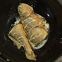 红烧汤汁黄花鱼的做法图解2