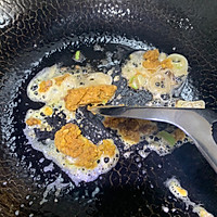 #餐桌上的春日限定#金沙豌豆虾仁的做法图解5