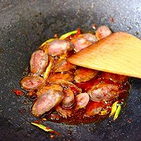 #肉食者联盟#香肠辣爆芸豆丝的做法图解6