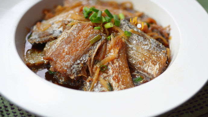 萝卜丝烧带鱼：浓油赤酱宁波传统菜