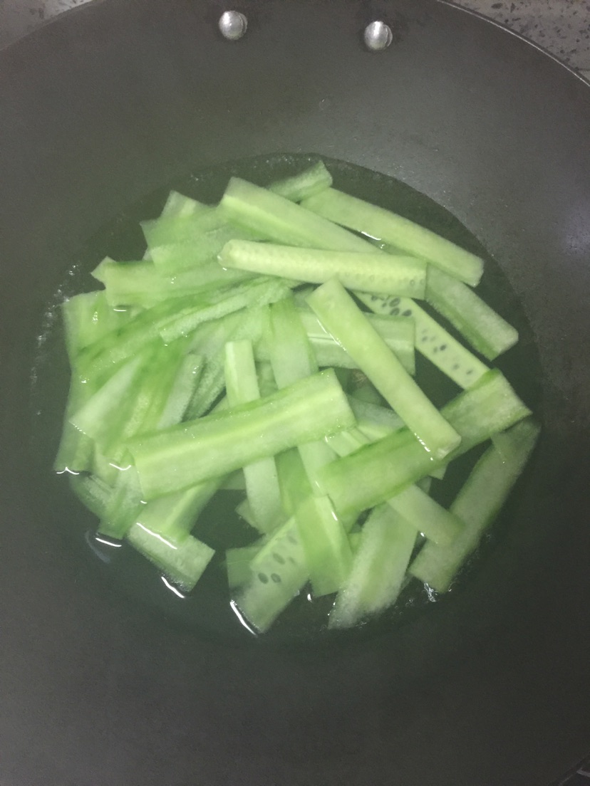 青瓜包金针菇的做法图解5