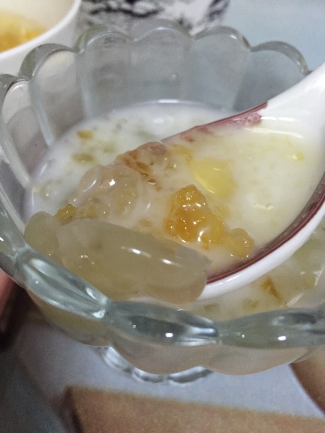 椰汁桃胶皂角米的做法图解5