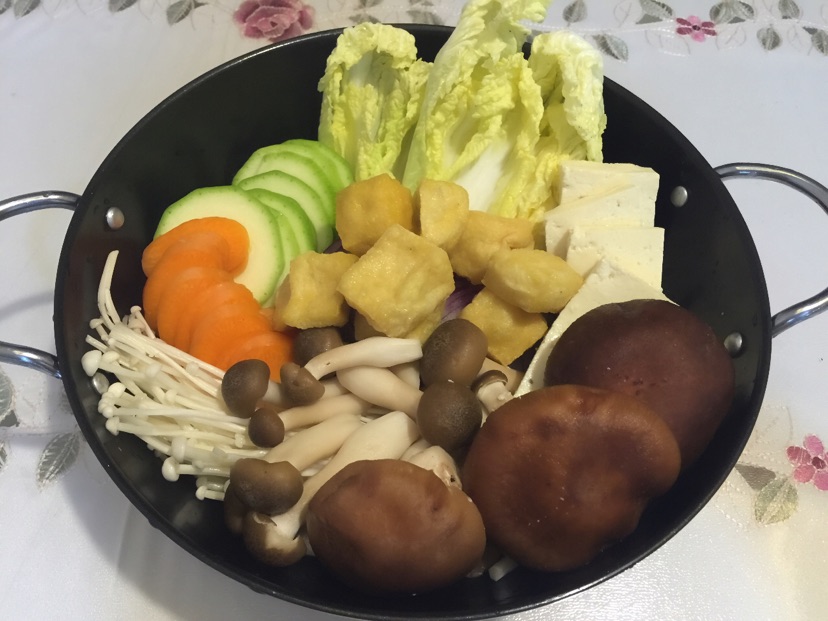 真菌肥牛汤锅汤煲的做法图解2