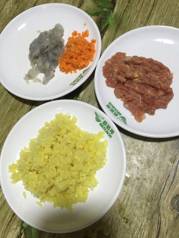 宝宝爱吃，肉丸子的做法图解1