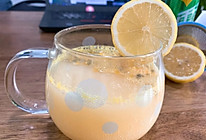 高颜值夏日解暑饮品|柠檬杯百香果养乐多的做法