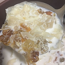 牛奶银耳桃胶