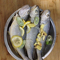 香煎黄鱼的做法图解1