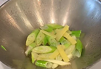 经典鲁菜葱烧肉沫海参的做法