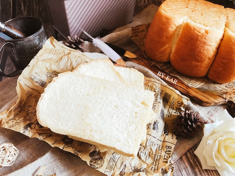 蜂蜜酸奶奶酪吐司（波兰种）口感不输北海道 早餐面包的做法