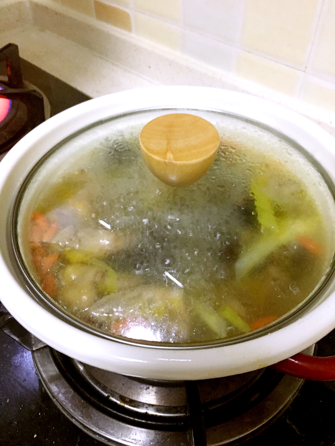夏季煲汤如何清爽不油腻？窍门就是放入它，凉丝丝还提神，真好喝