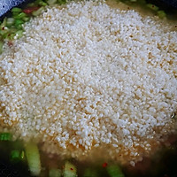 甜辣香肠油菜饭的做法图解5