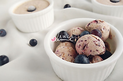 蓝莓优格冰淇淋