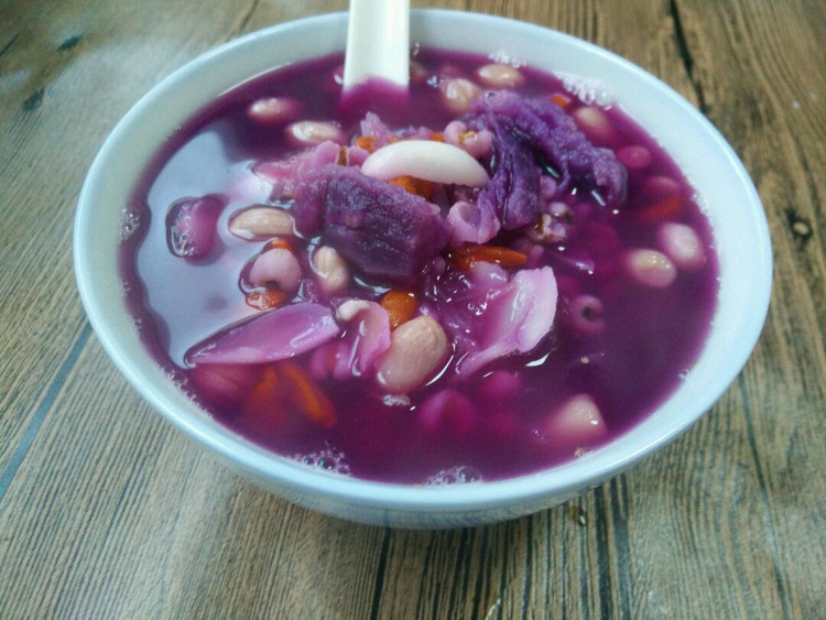紫薯百合粥的做法