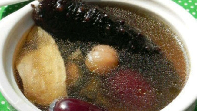 海参花胶汤的做法