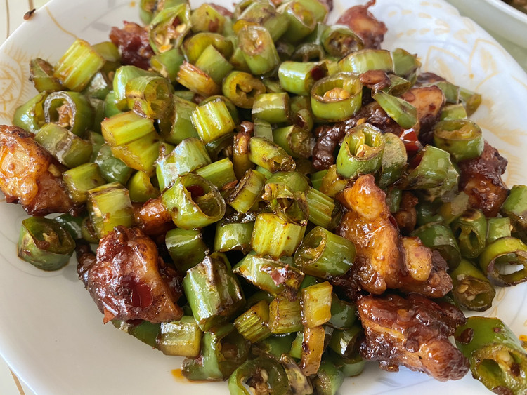 辣子鸡丁的做法