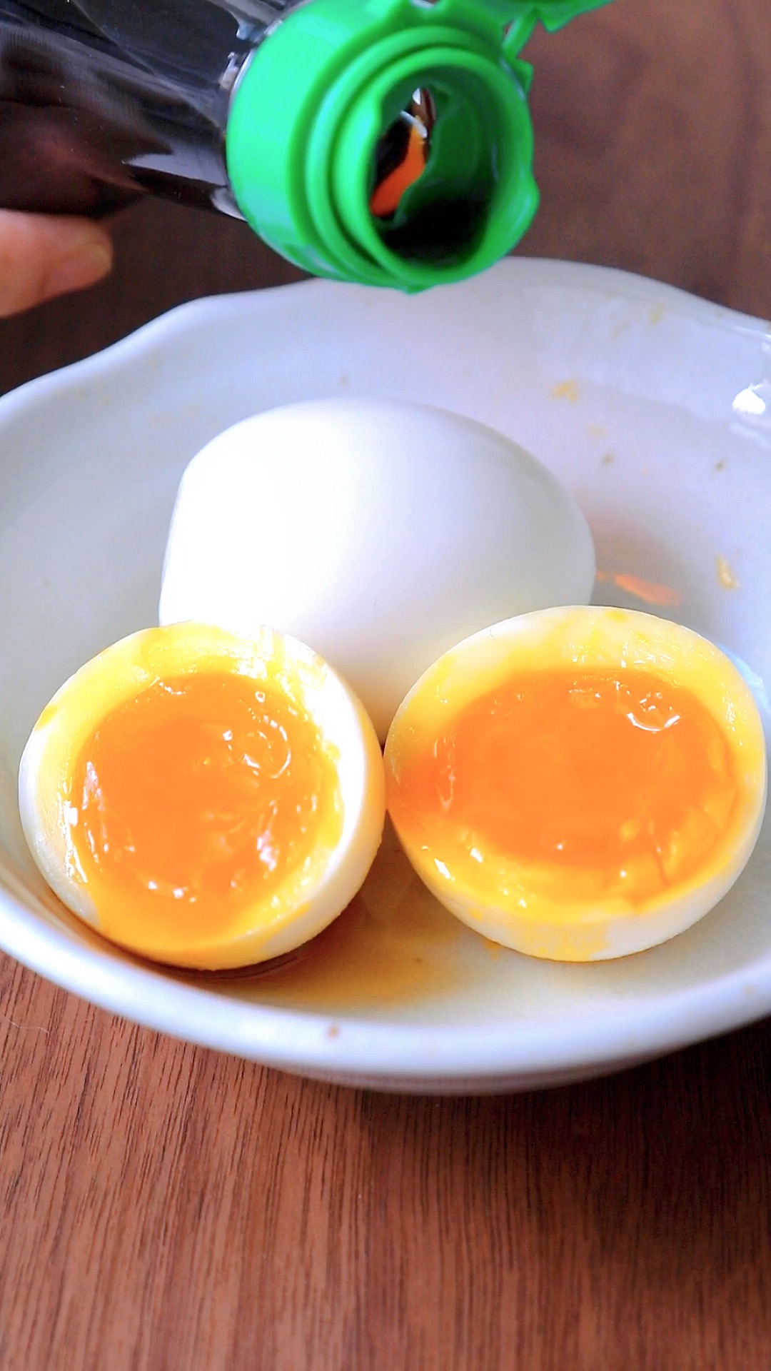 薄盐溏心蛋怎么做_薄盐溏心蛋的做法_蓝纹乳酪_豆果美食