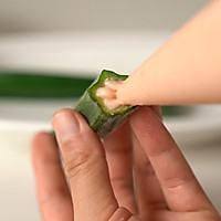 还在为宝宝吃什么发愁吗？看看这道造型可爱，营养美味的秋葵鱼饼的做法图解6