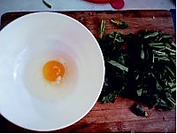 鲜蛋花菠菜汤的做法图解1