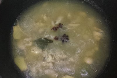 【朵朵】浓汤宝鸡腿粉条汤