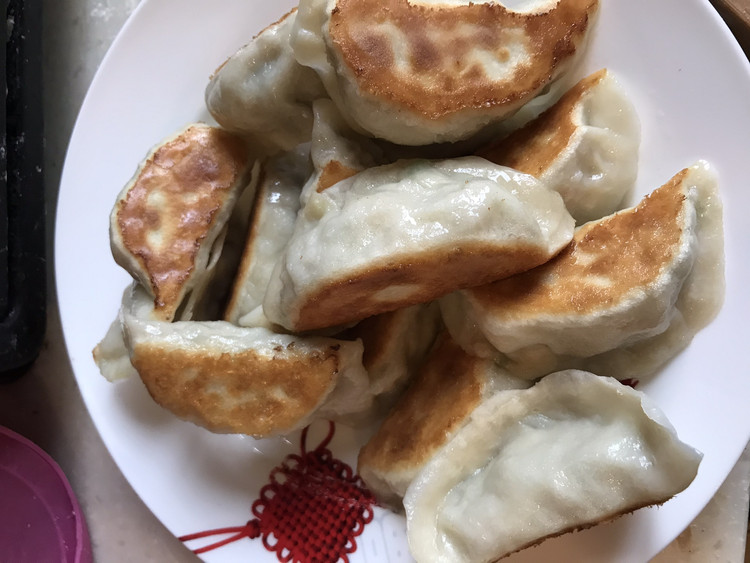 猪肉扁豆馅锅贴的做法