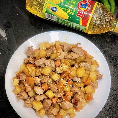 油焖土豆鸡腿肉
