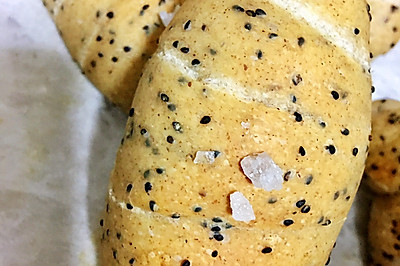 日式黑芝麻盐面包