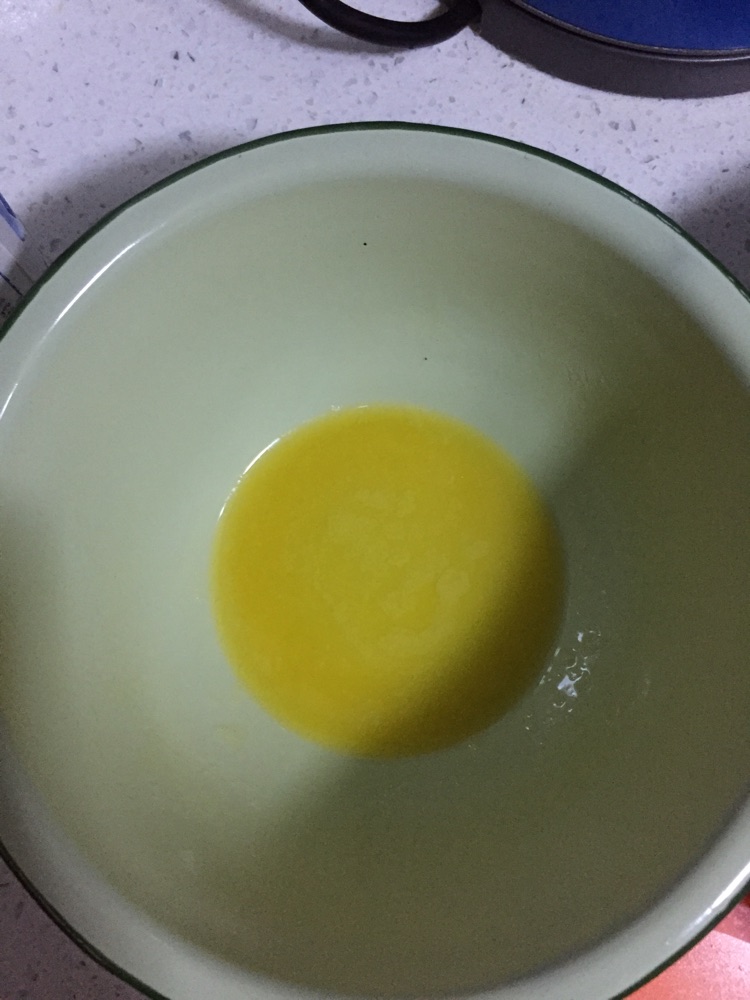 酸奶红枣戚风的做法图解2