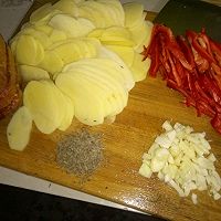 孜然土豆片的做法图解1
