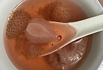 酸酸甜甜：草莓糖水的做法