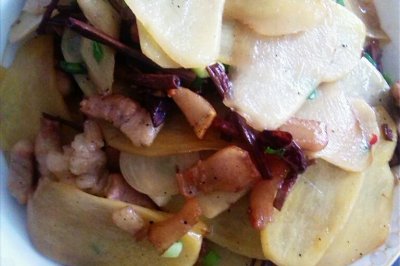 土豆干煸茶树菇