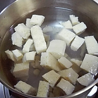 日式豆腐海带味增汤的做法图解2