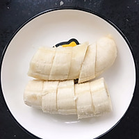 香蕉牛奶鸡蛋饼（早餐4）的做法图解1
