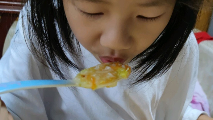 宝贝说，这个蔬菜粥是最最好吃的