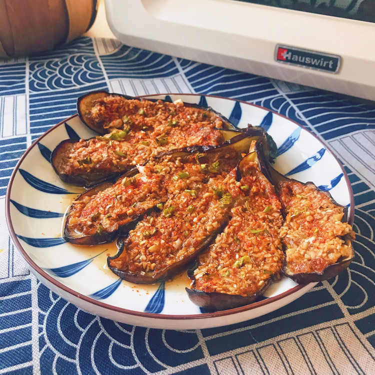 肉末蒜蓉烤茄子的做法