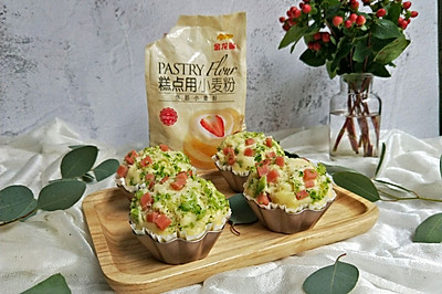 西蓝花香肠蒸蛋糕