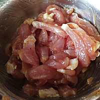 快手的豆芽炒肉丝的做法图解2