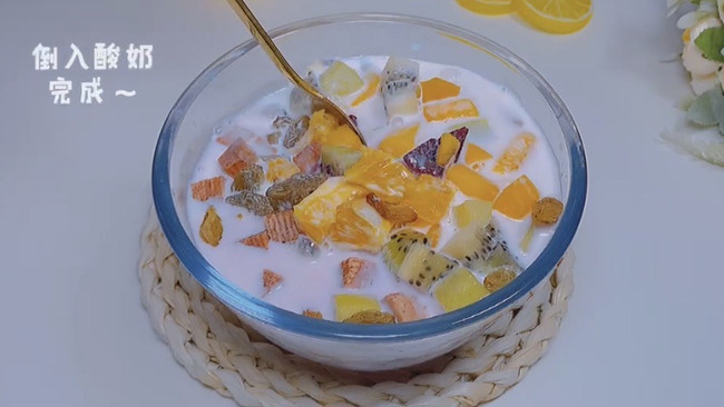 夏日甜品｜白凉粉水果捞制作视频的做法