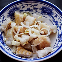 #《风味人间》美食复刻大挑战#鳕鱼韭菜鸡蛋饼的做法图解4