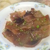 葱香鱿鱼的做法图解1