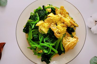 菠菜炒鸡蛋