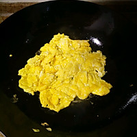 紫洋葱炒鸡蛋的做法图解2