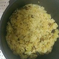 腊肉土豆焖饭的做法图解9